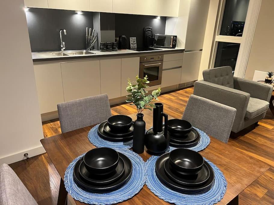 Apartamento Luxury Corner Apartment, Balcony W Scenic Views